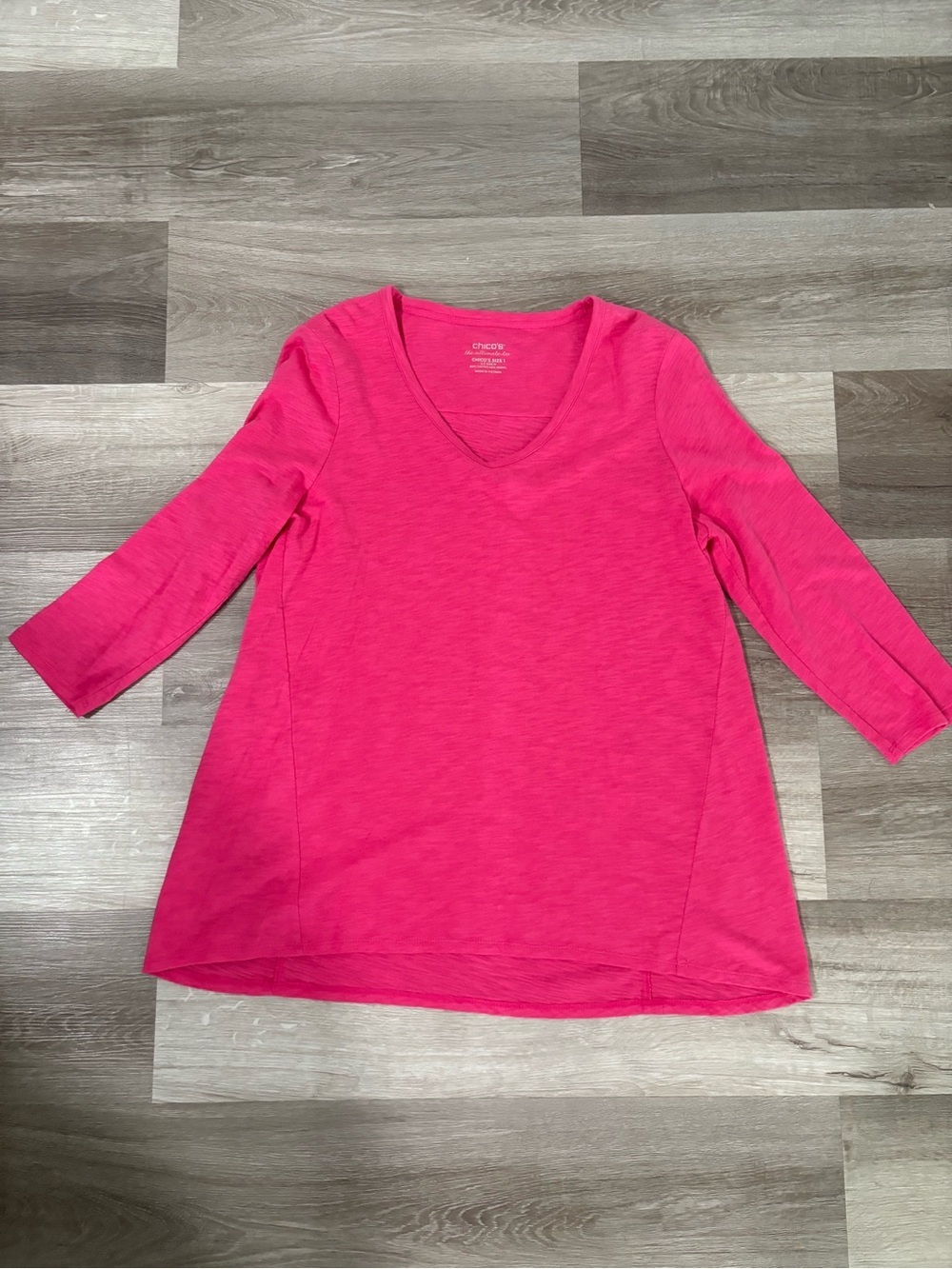 Chicos “The Ultimate Tee” Pink V-Neck 3/4 Sleeve Women's Top